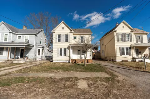 94 Orchard St, Newark, OH 43055