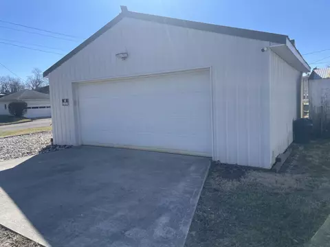 222 New St, Mount Sterling, OH 43143 photo 3