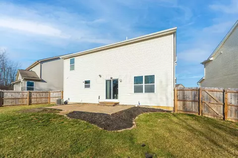 Exterior - 4501 Switchback Trl, Columbus, OH 43228 photo 9 of 11