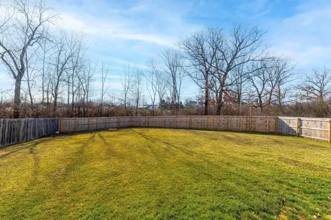 Exterior - 4501 Switchback Trl, Columbus, OH 43228 photo 5 of 11
