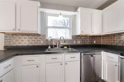 Kitchen - 4501 Switchback Trl, Columbus, OH 43228 photo 5 of 6
