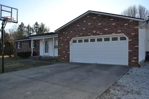 894 Carryback Dr SW, Pataskala, OH 43062