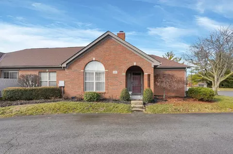 5857 Locbury Ln #R, Dublin, OH 43016