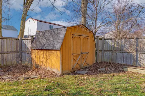 Exterior - 8417 Seabright Dr, Powell, OH 43065 photo 9 of 10