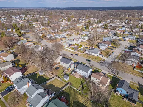 View/Area - 8417 Seabright Dr, Powell, OH 43065 photo 5 of 7