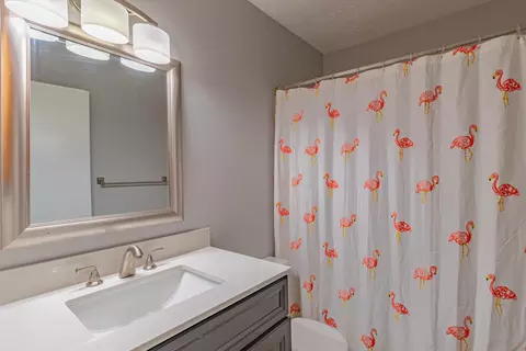 Bath - 8417 Seabright Dr, Powell, OH 43065 photo 5 of 5