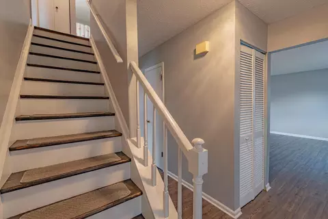 Entry Way - 8417 Seabright Dr, Powell, OH 43065 photo 2 of 2