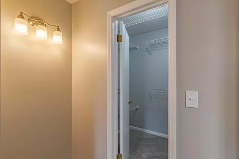 Bath - 8417 Seabright Dr, Powell, OH 43065 photo 2 of 5