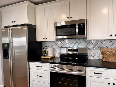 Kitchen - 25 S Delaware St, Lithopolis, OH 43136 photo 4 of 5