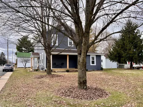 Exterior - 25 S Delaware St, Lithopolis, OH 43136 photo 3 of 8