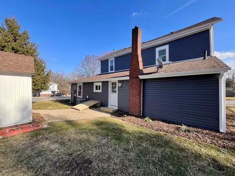 Exterior - 25 S Delaware St, Lithopolis, OH 43136 photo 5 of 8