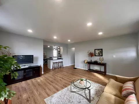 Living - 25 S Delaware St, Lithopolis, OH 43136 photo 1 of 4