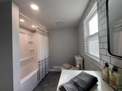 Bath - 25 S Delaware St, Lithopolis, OH 43136 photo 4 of 4