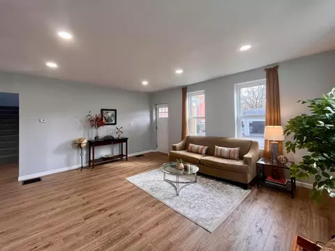 Living - 25 S Delaware St, Lithopolis, OH 43136 photo 3 of 4