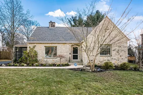 147 W Cooke Rd, Columbus, OH 43214