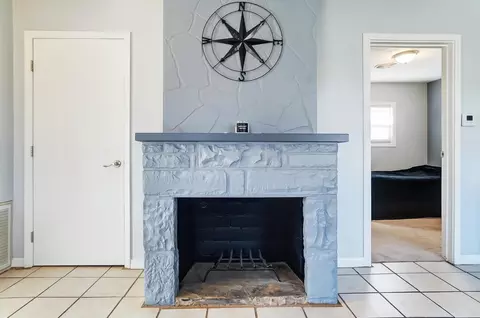 Living - 1265 Moler Rd, Columbus, OH 43207 photo 6 of 10