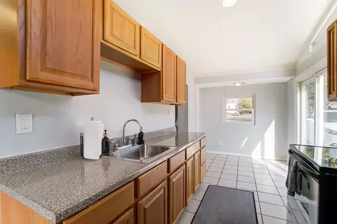 Kitchen - 1265 Moler Rd, Columbus, OH 43207 photo 4 of 6