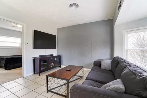 Living - 1265 Moler Rd, Columbus, OH 43207 photo 4 of 10