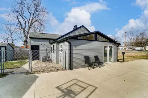 Exterior - 1265 Moler Rd, Columbus, OH 43207 photo 8 of 23