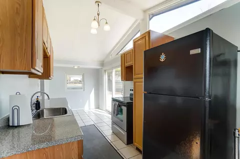Kitchen - 1265 Moler Rd, Columbus, OH 43207 photo 6 of 6