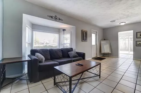 Living - 1265 Moler Rd, Columbus, OH 43207 photo 1 of 10