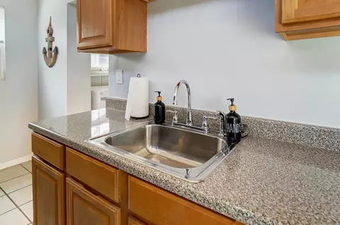 Kitchen - 1265 Moler Rd, Columbus, OH 43207 photo 5 of 6