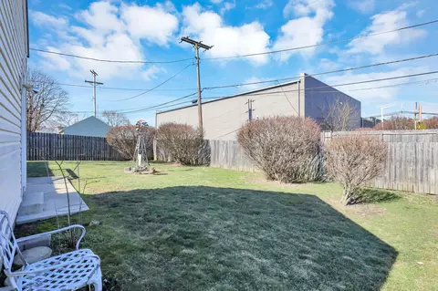 Exterior - 1459 E Chestnut St, Lancaster, OH 43130 photo 12 of 16