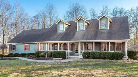 371 Queens Dr S, Newark, OH 43055