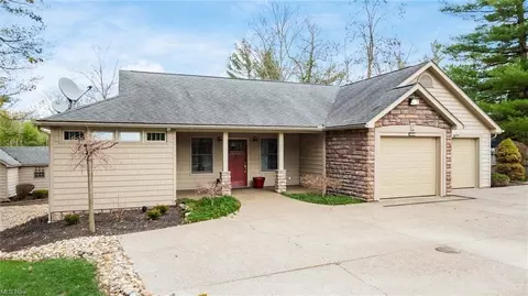 321 Locust Ln, Senecaville, OH 43780