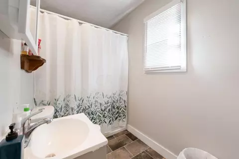 Bath - 309 Stanton Ave, Springfield, OH 45503 photo 2 of 2
