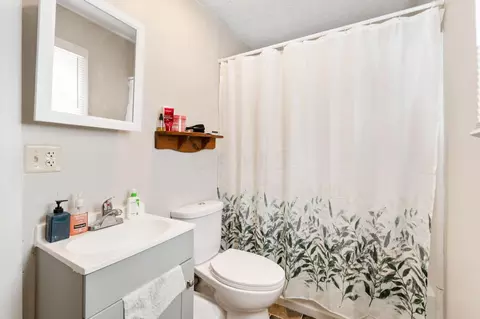 Bath - 309 Stanton Ave, Springfield, OH 45503 photo 1 of 2