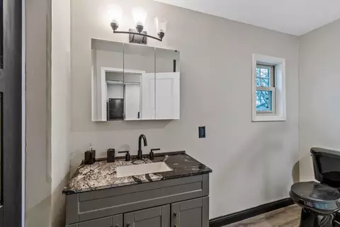Bath - 680 Silver St, Marion, OH 43302 photo 1 of 4