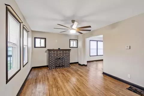 Living - 680 Silver St, Marion, OH 43302 photo 1 of 1