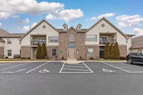 773 Hidden Springs Dr, Lewis Center, OH 43035