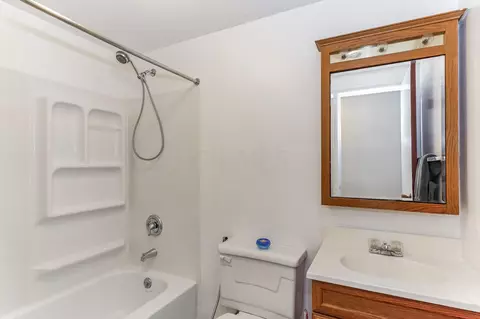 Bath - 2614 Capaldi Dr, Marion, OH 43302 photo 2 of 2