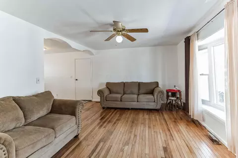 Living - 2614 Capaldi Dr, Marion, OH 43302 photo 3 of 5
