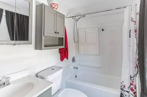 Bath - 2614 Capaldi Dr, Marion, OH 43302 photo 1 of 2