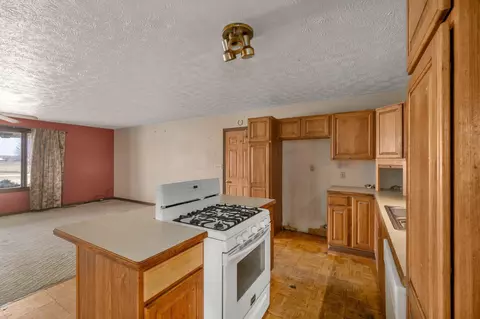 Kitchen - 5269 Mclean Mill Rd, Circleville, OH 43113 photo 3 of 9