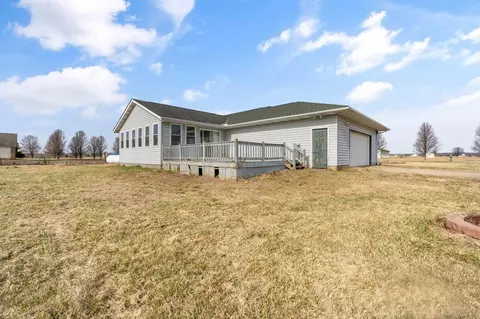 Exterior - 5269 Mclean Mill Rd, Circleville, OH 43113 photo 12 of 17