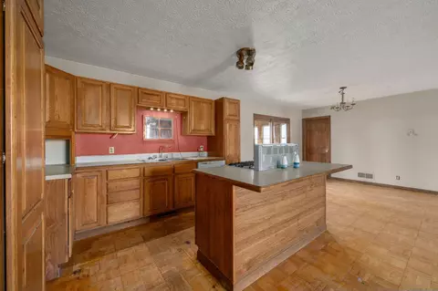 Kitchen - 5269 Mclean Mill Rd, Circleville, OH 43113 photo 5 of 9