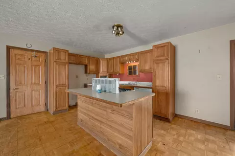 Kitchen - 5269 Mclean Mill Rd, Circleville, OH 43113 photo 1 of 9