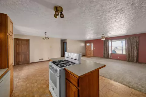 Kitchen - 5269 Mclean Mill Rd, Circleville, OH 43113 photo 7 of 9