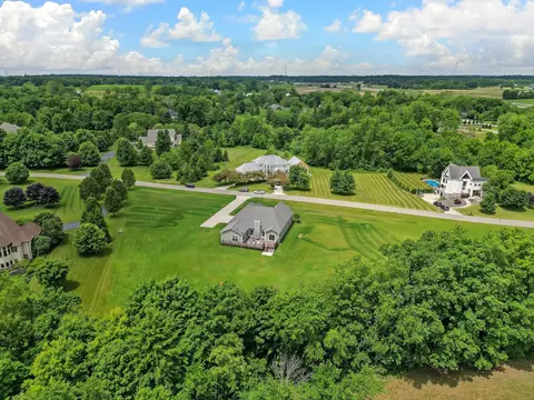 121 Stonesthrow Dr, Alexandria, OH 43001