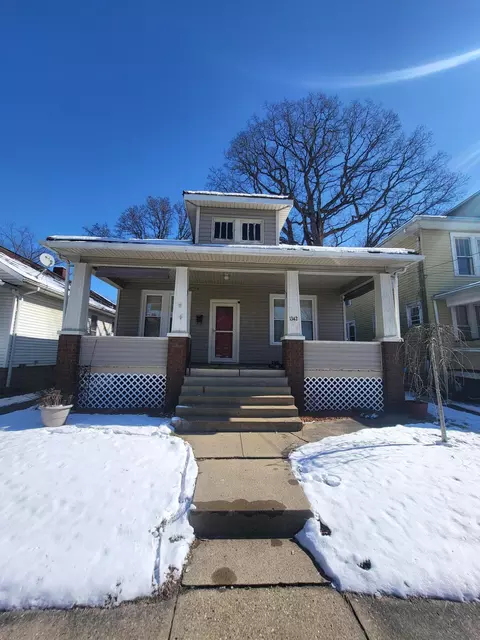 1342 Jewett Dr, Zanesville, OH 43701