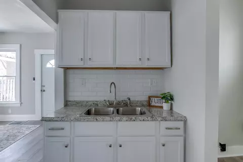 Kitchen - 1659 Warder St, Springfield, OH 45503 photo 2 of 4