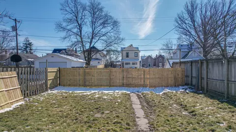 Exterior - 1659 Warder St, Springfield, OH 45503 photo 3 of 6