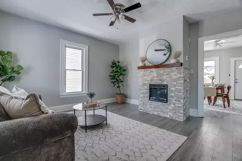 Living - 1659 Warder St, Springfield, OH 45503 photo 4 of 4