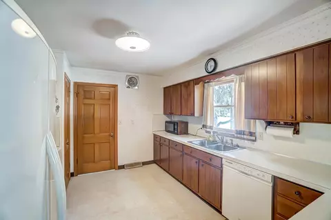 Kitchen - 3688 Mann Rd, Blacklick, OH 43004 photo 3 of 7