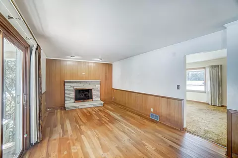 Living - 3688 Mann Rd, Blacklick, OH 43004 photo 2 of 5