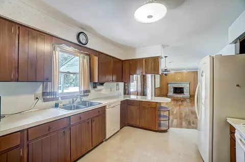 Kitchen - 3688 Mann Rd, Blacklick, OH 43004 photo 4 of 7